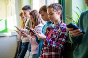 School Smartphone Study to Explore Impact on Young People&rsquo;s Health